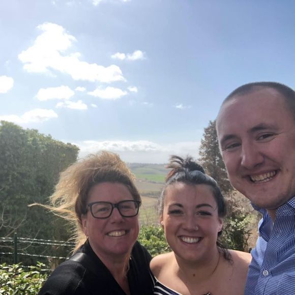 Meet your Posher, Ronda - Picture 1 of 1